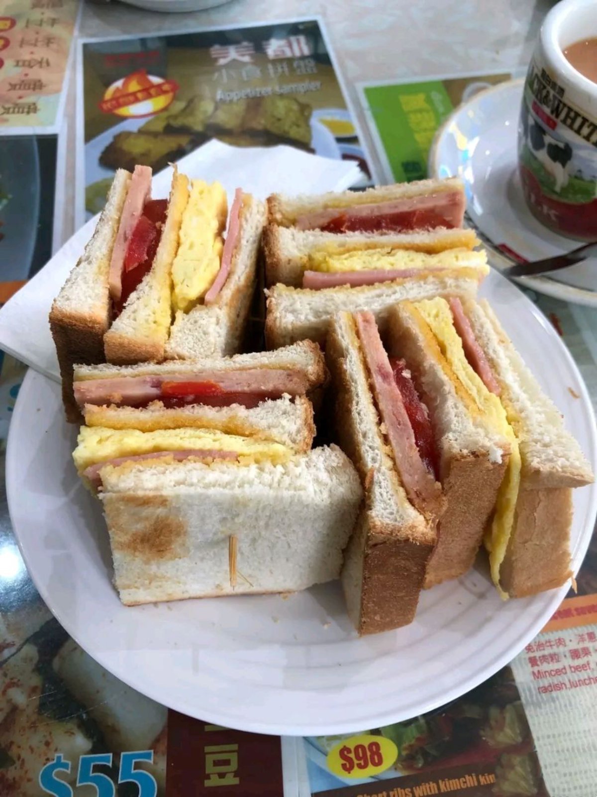 Sandwich aux oeufs, Mido caf&eacute;