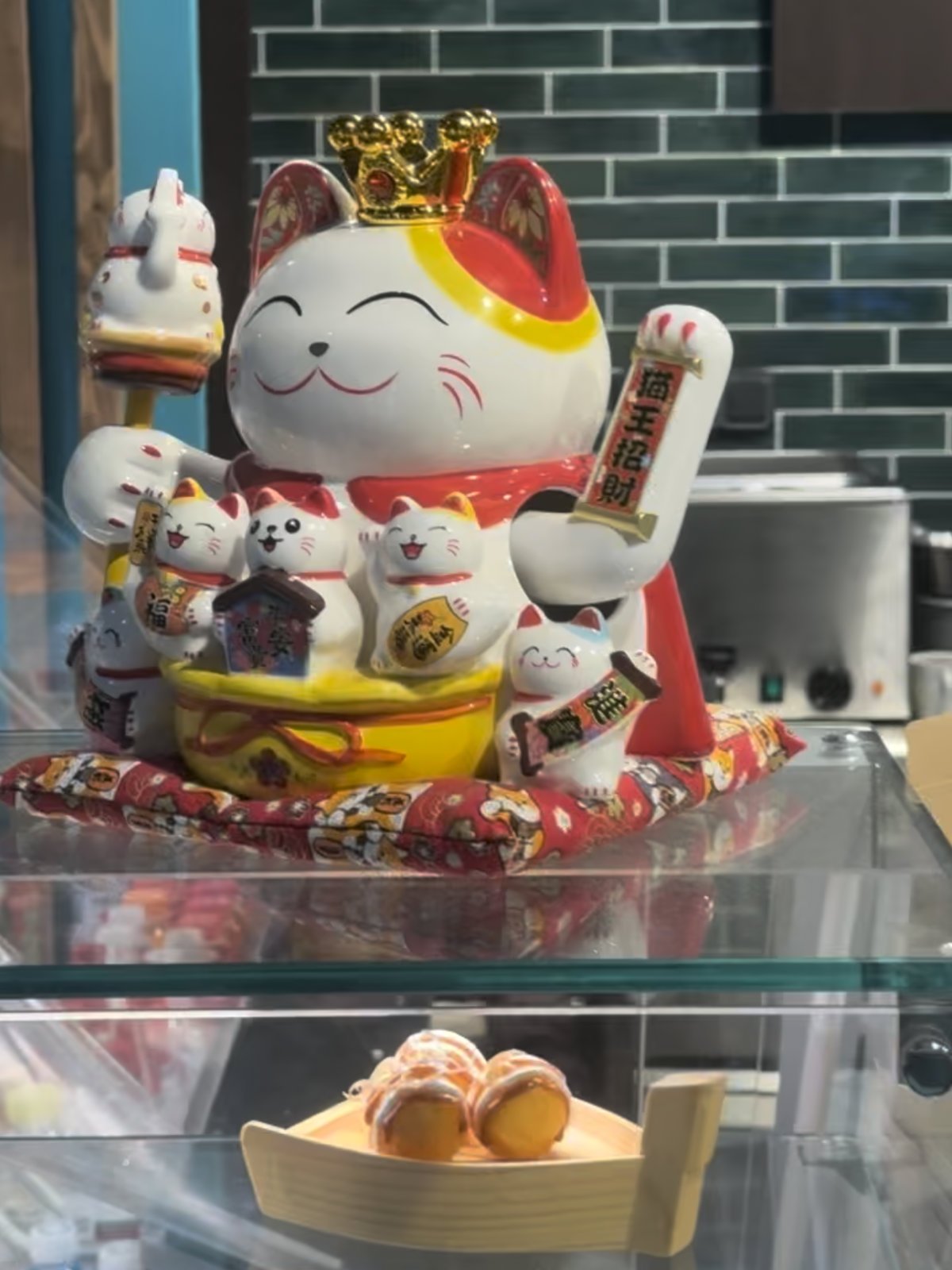 Chef aji brunch, chat porte bonheur